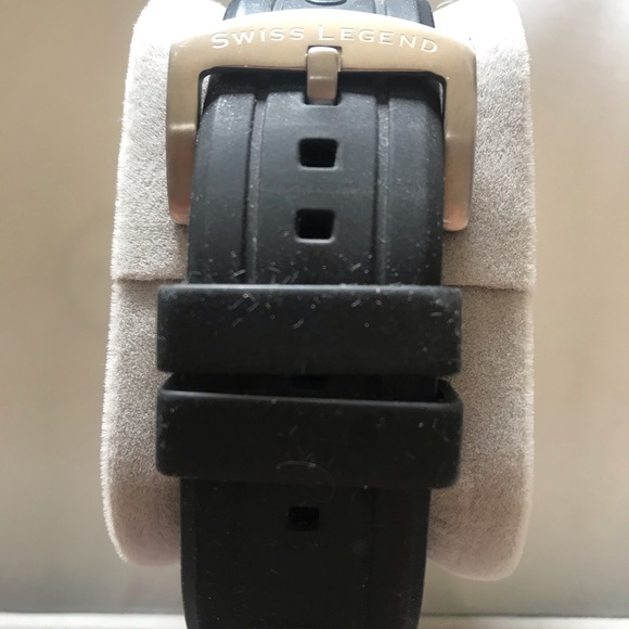 Red and blue Swiss legend watch - Picture 2 of 3